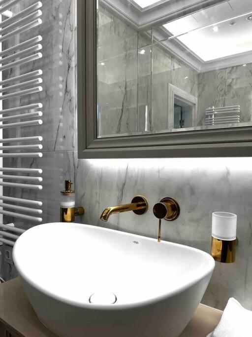 Studio Apartment In The Center Of ريغا المظهر الخارجي الصورة